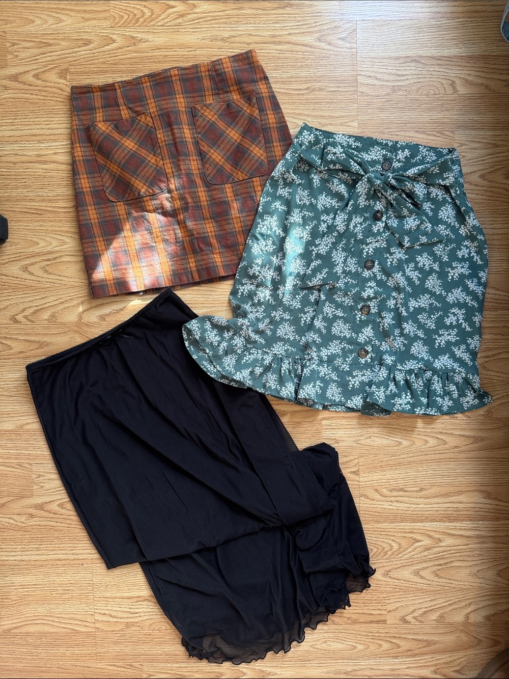 3 Skirt Lot